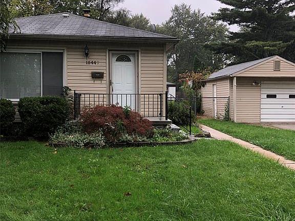 2nd image of 15447 Lexington St