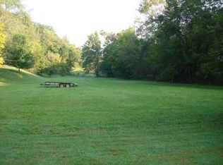 4 Pole Rd, Huntington, WV 25701