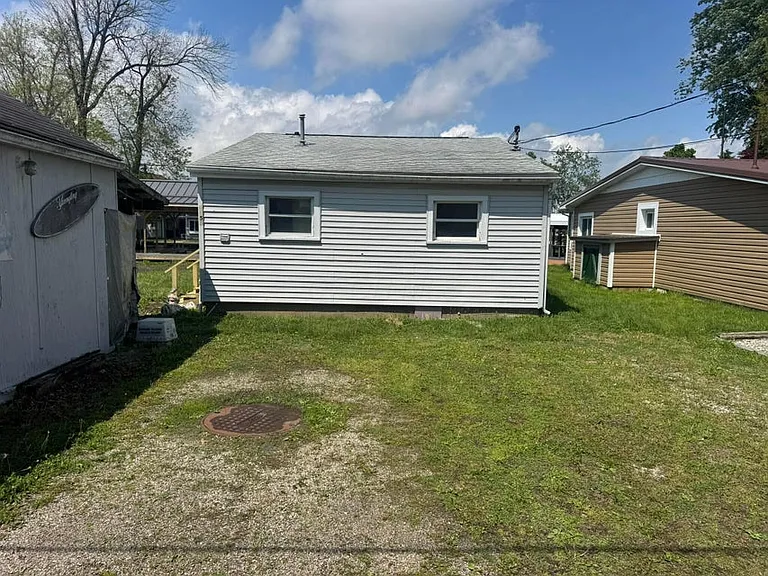 4956 Island Dr NE — Photo 6
