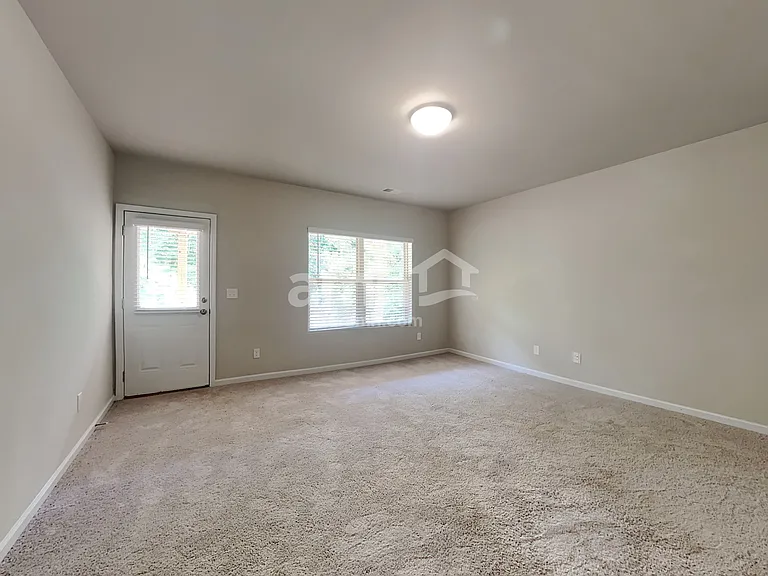 338 Winston Cir — Photo 20
