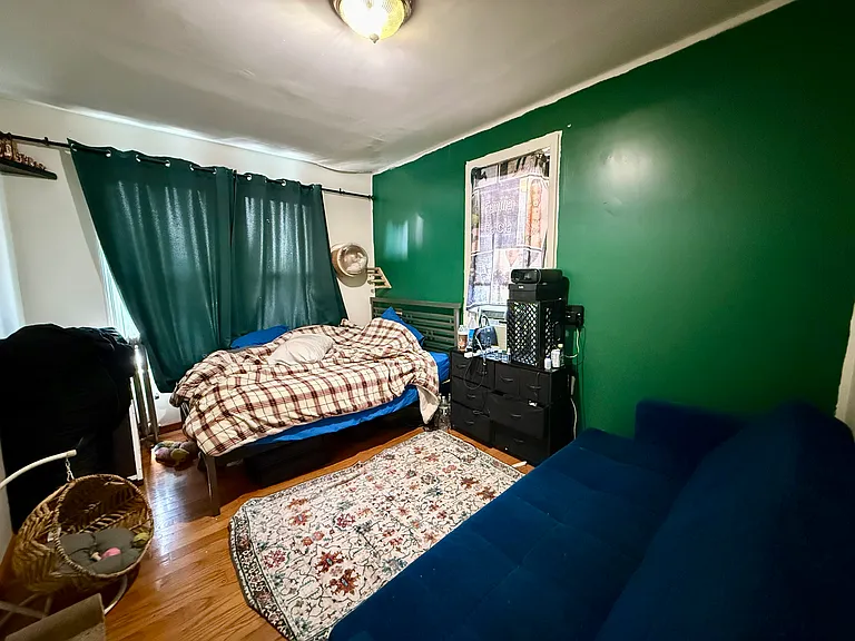 22-52 21st St #2F — Photo 4