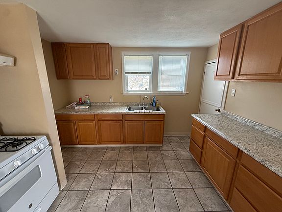 2nd image of 308 Badger Ave Floor 1