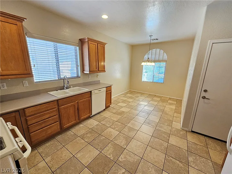 5958 Saddle Horse Ave — Photo 7
