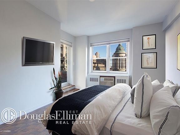 2nd image of 1068 Lexington Ave #14C