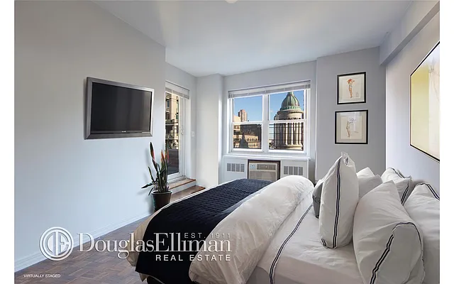 Sold by Douglas Elliman | media 27