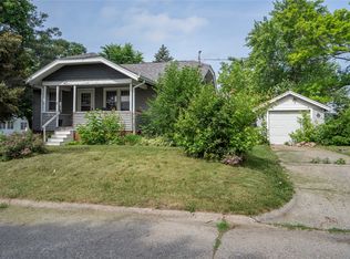 423 E 5th St S, Newton, IA 50208