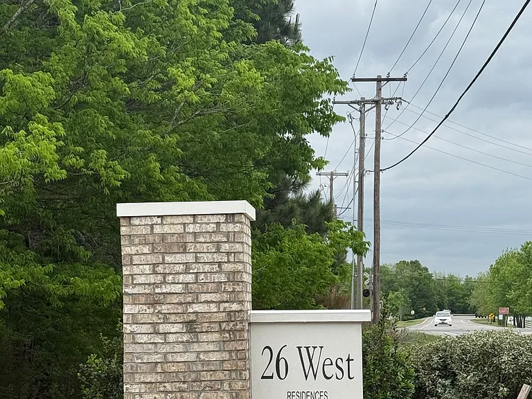 26 West Residences — Photo 7