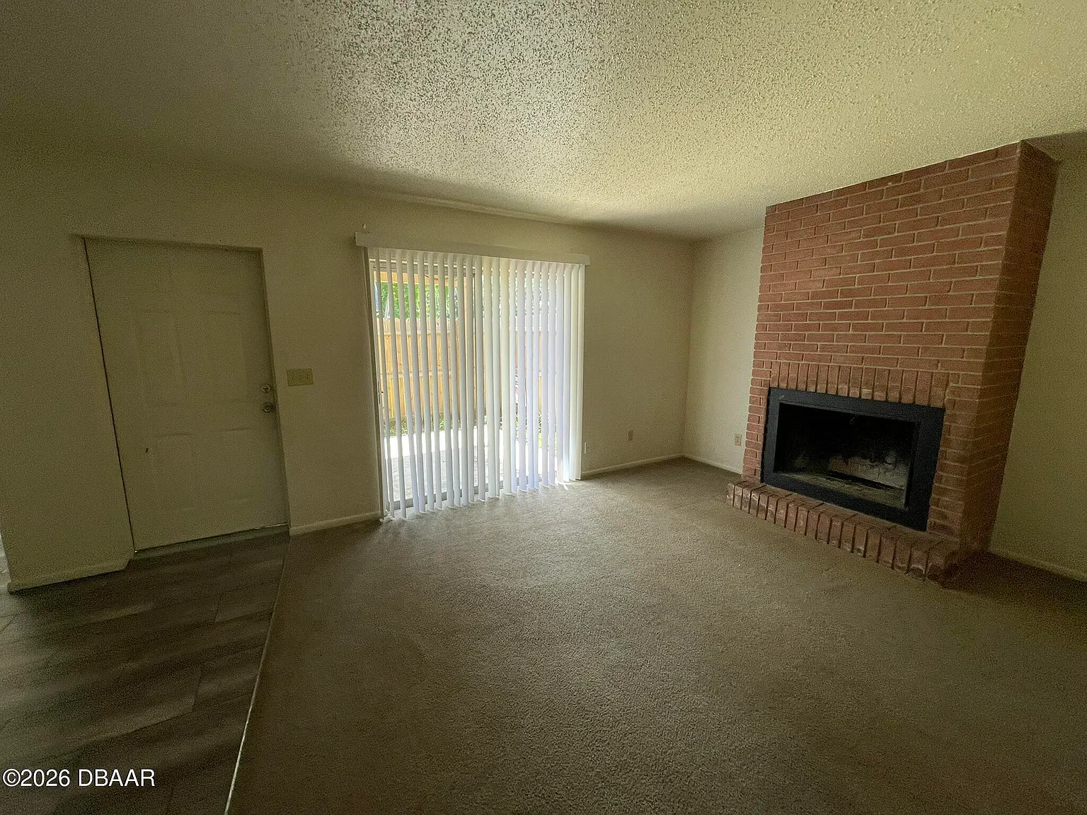 2 bed, 1.5 bath, 1242 sqft, $1,425 — Photo 3
