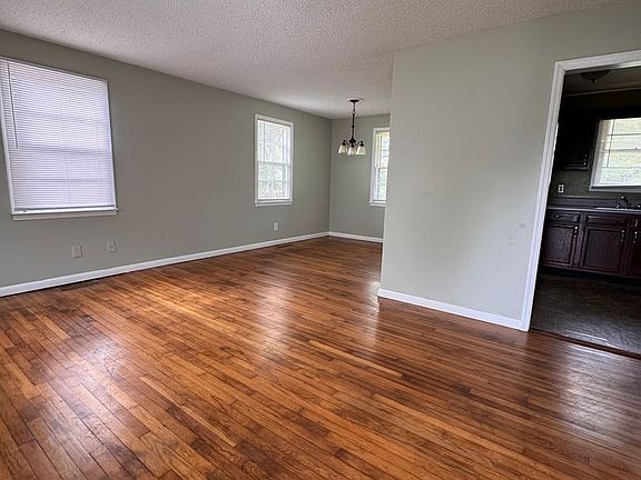 5th image of 503 Henderson Dr