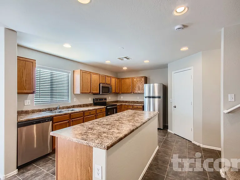 13301 E Primrose Ln — Photo 7