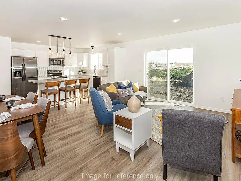 820 Cathy Dr W — Photo 18