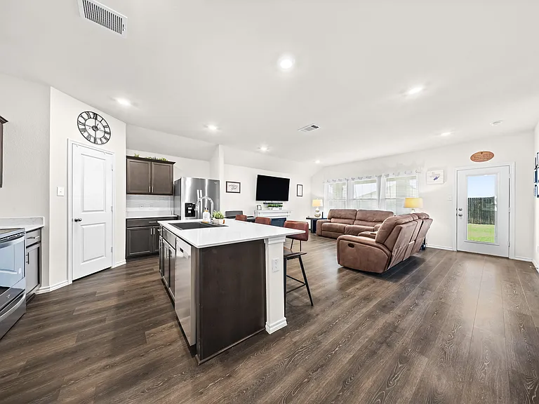 2920 Roper St — Photo 12