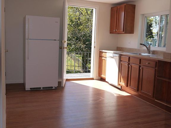 Kitchen with fridge/freezer