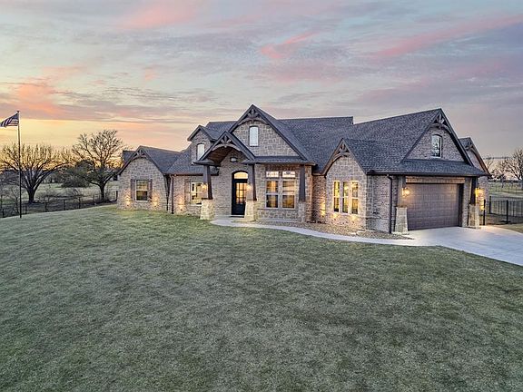 3rd image of 14162 Sherwood Ln