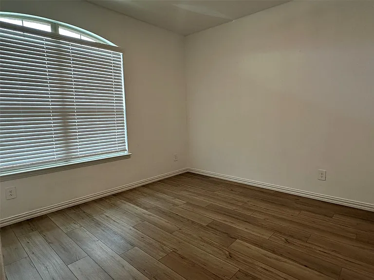 2102 Fimbry Dr — Photo 12