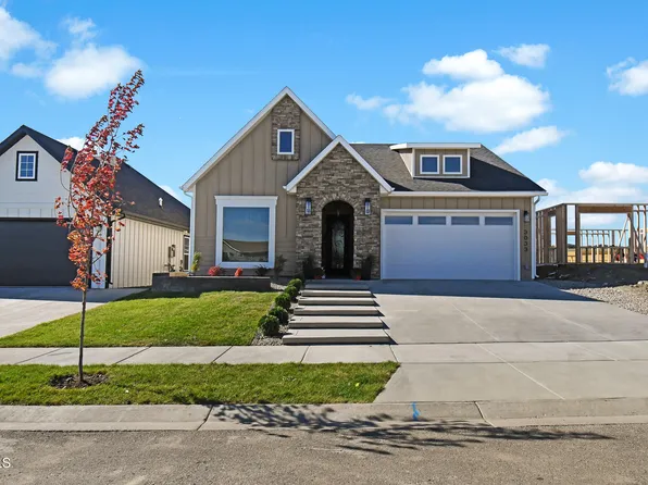 3033 27th Ave W, Williston, ND 58801