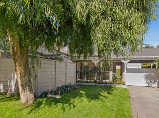 22637 Dolorosa St, Woodland Hills, CA 91367