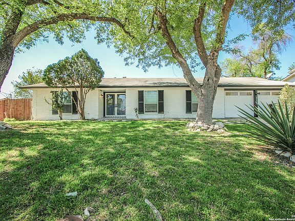 2nd image of 2135 Seven Pines