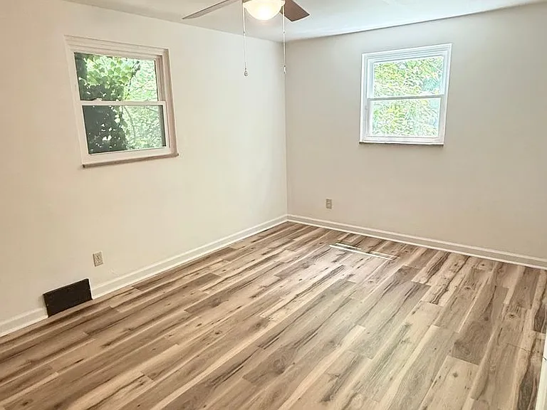 2121 Pioneer Avenue — Photo 12