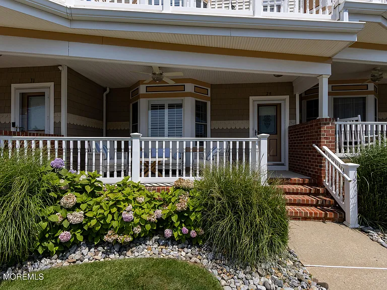 29 Pavilion Ave #29 — Photo 6