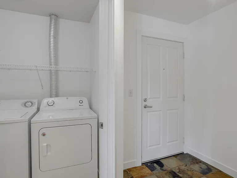 300 110th Ave NE #605 — Photo 33
