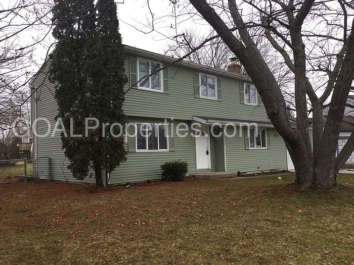 1st image of 10328 E Woodhaven Cir