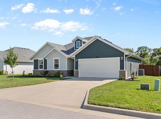 3891 N Spring Branch Ave, Springfield, MO 65803