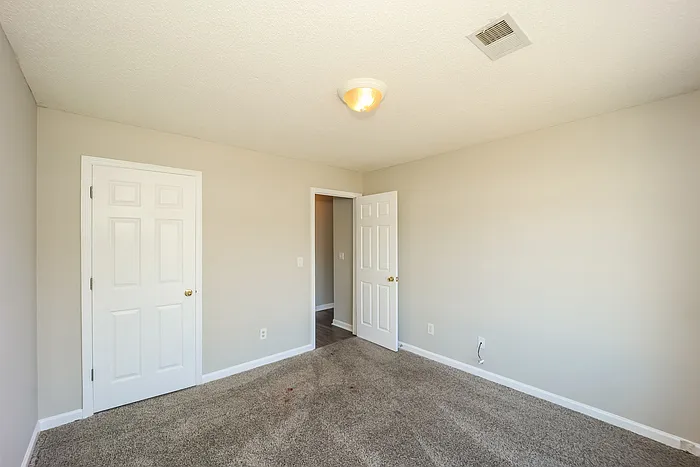 6055 Yellowood Ct — Photo 15