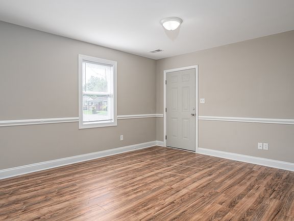 4th image of 700 Cascade Ave