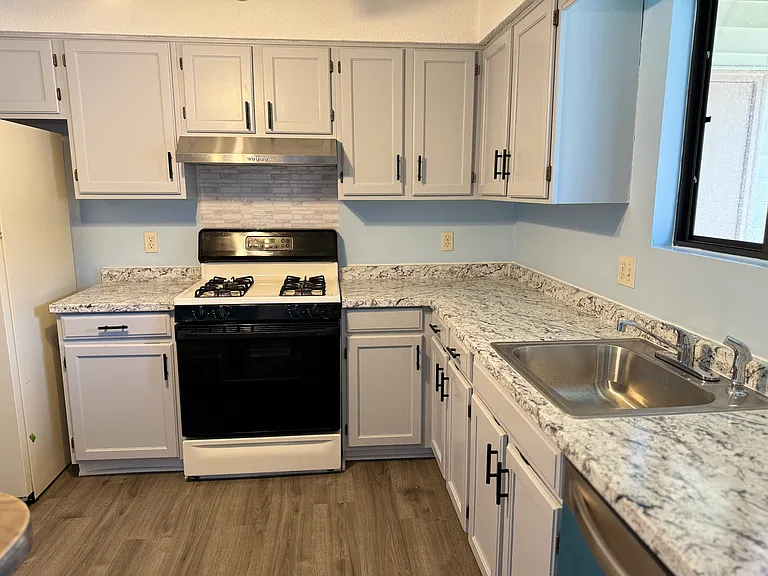 55 Thompson St #9C — Photo 2