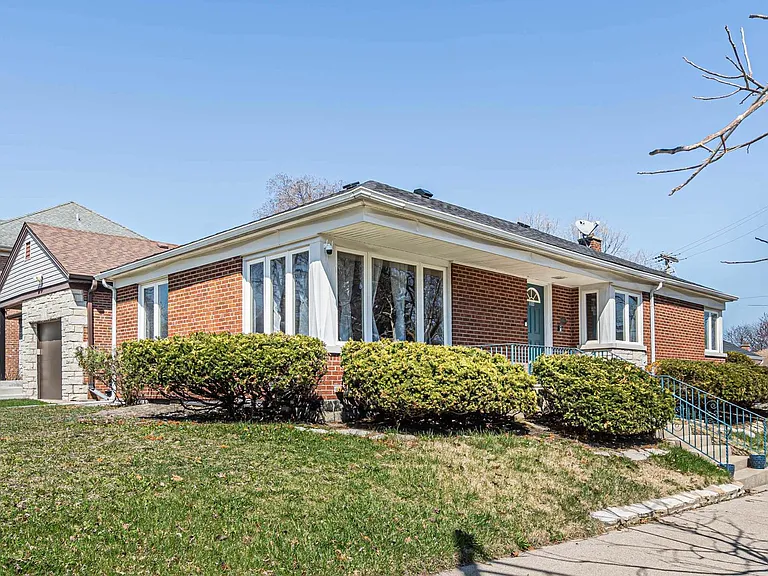 1100 Edmer Ave — Photo 25