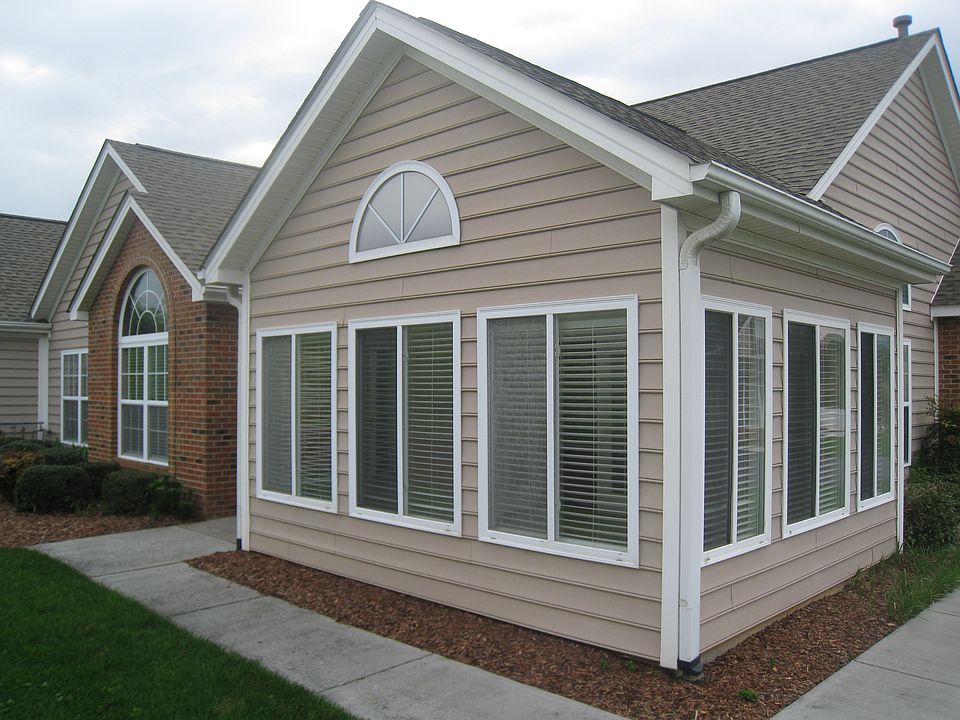 2nd image of 106 Avonlea Pl