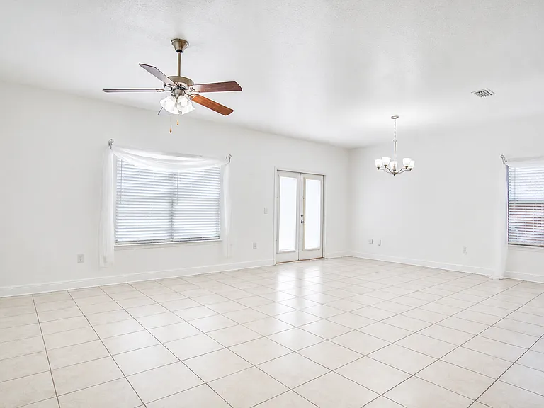 1724 Waterford Sound Blvd — Photo 3