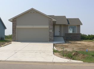 1819 S Lynnrae St, Wichita, KS 67207
