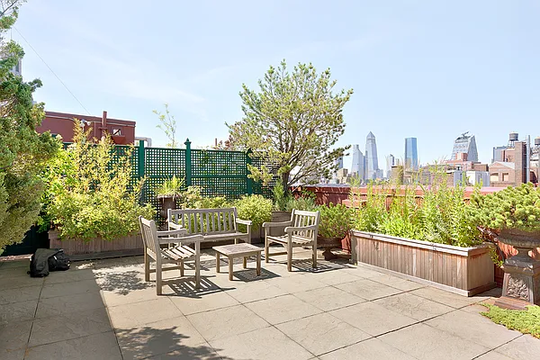 Sold by Compass | media 9