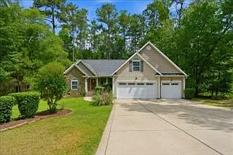 104 Cedar Ln — Photo 5