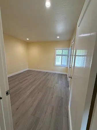 3833 Beresford St — Photo 5