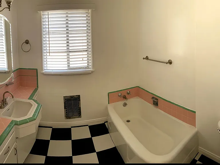 4068 9th Ave — Photo 10