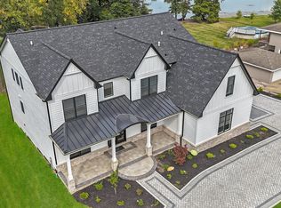 15W670 83rd St, Burr Ridge, IL 60527