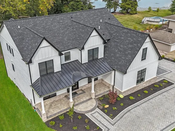 15W670 83rd St, Burr Ridge, IL 60527