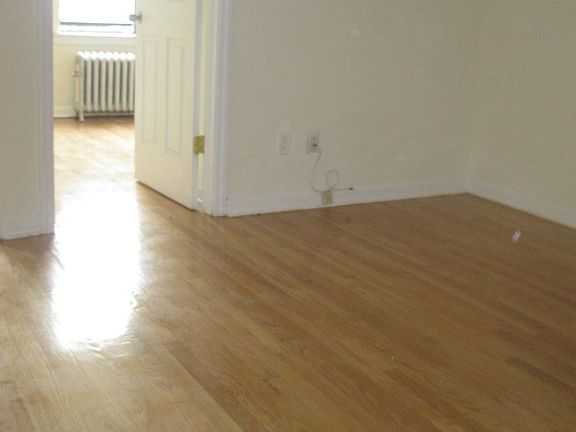 2nd image of 3414 44th St APT 3F