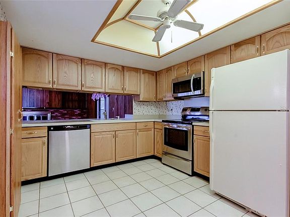 2nd image of 160 19th St