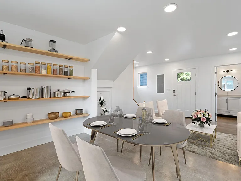 1018 NE Dean St #B — Photo 7