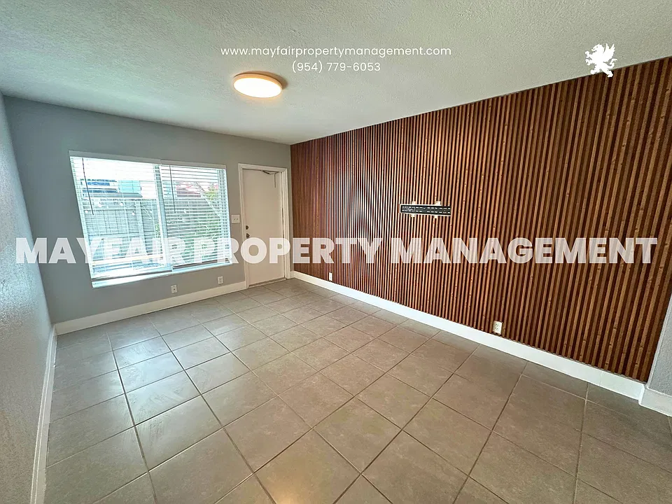 635 NE 8th Ave #1