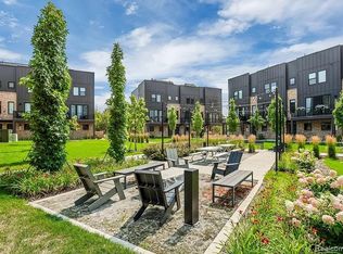 1049 Hampton Cir #44, Detroit, MI 48207