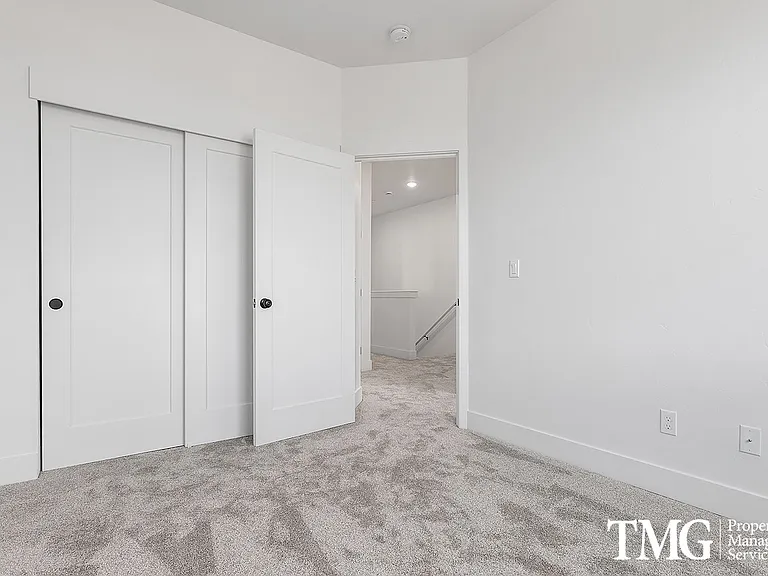 Vintage Park Townhomes — Photo 20