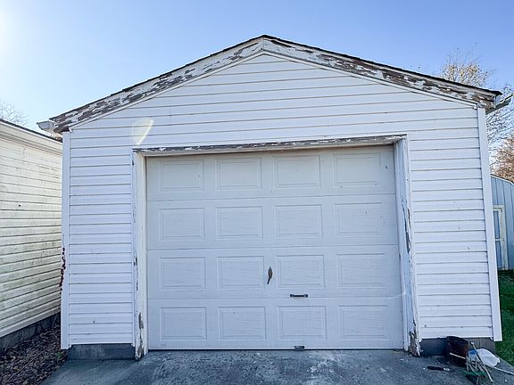 4th image of 86 Fountain Lake Dr