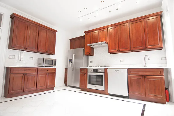 Rented by WAM Partners - William Moses Co. | media 39