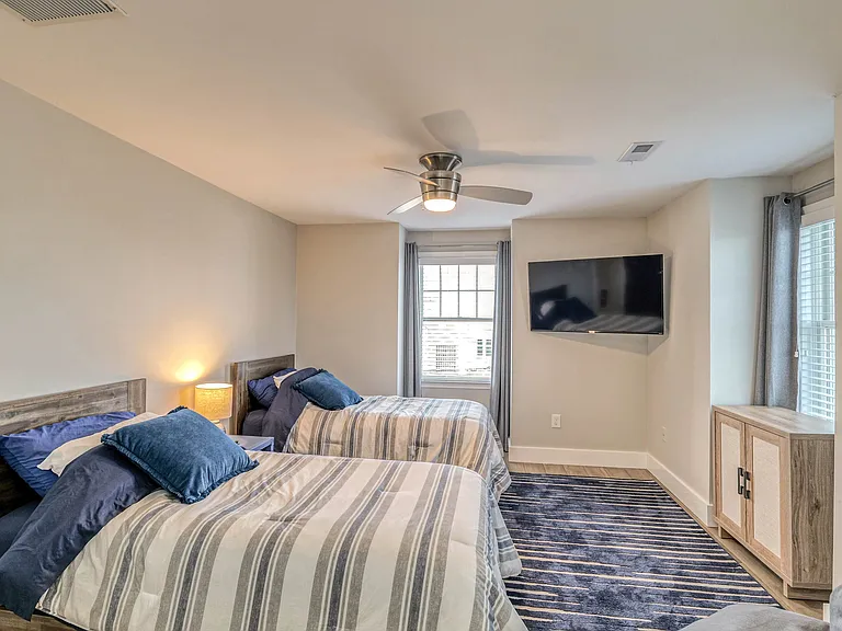 9100 Atlantic Ave #1 — Photo 27