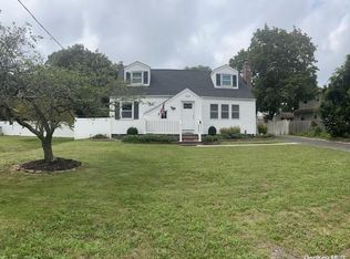 374 Washington Ave, Patchogue, NY 11772